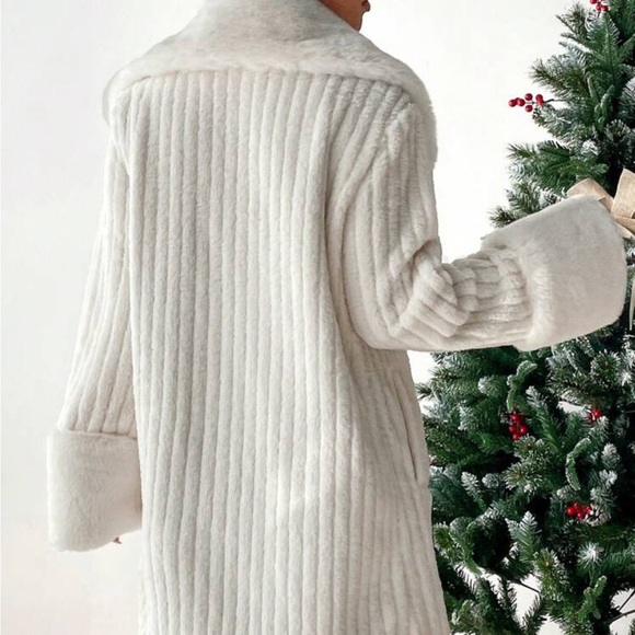 Borg Collar Fuzzy Cuff Coat - Picture 3 of 8